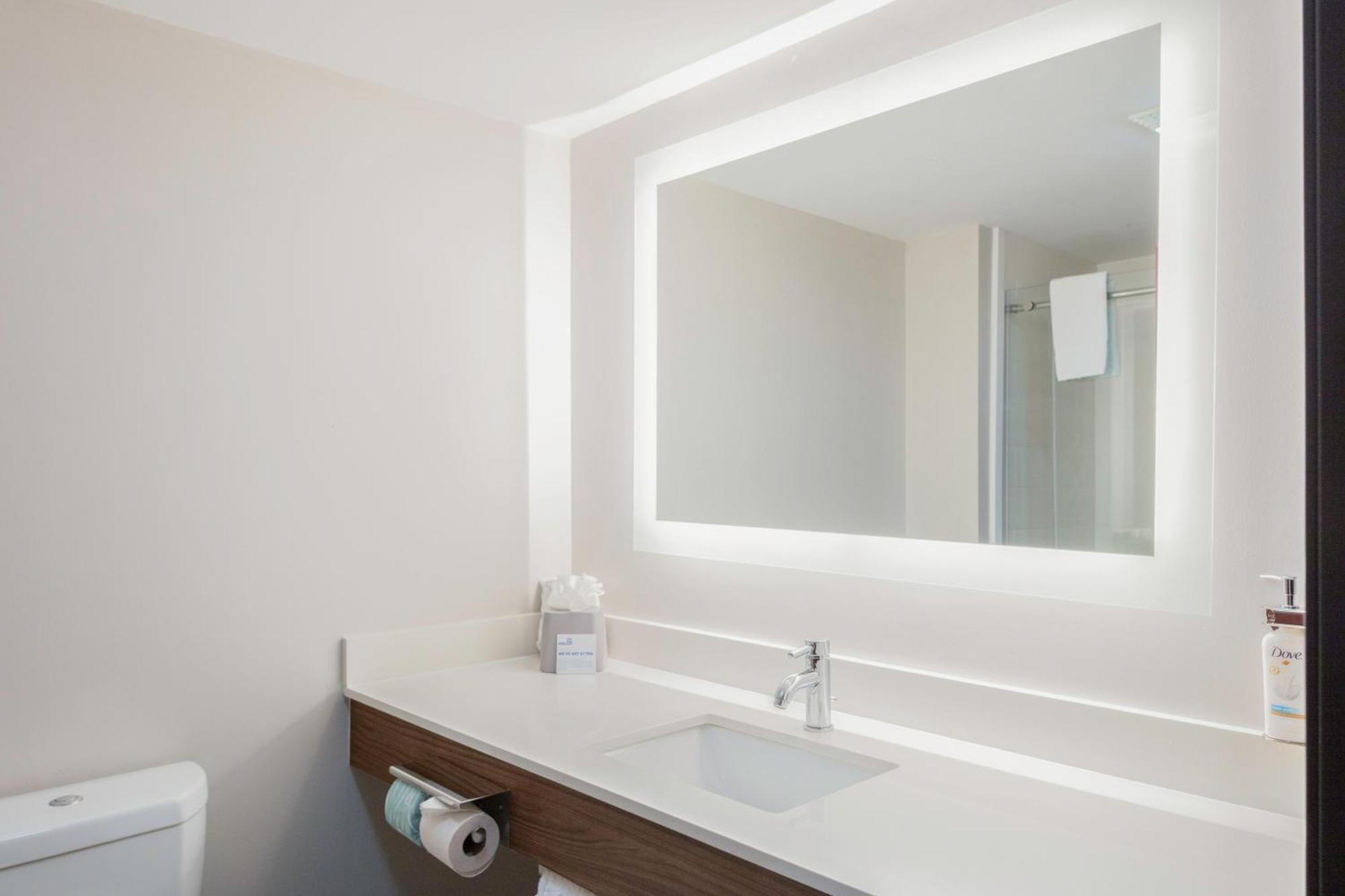 Holiday Inn Express Florence Northeast By Ihg Buitenkant foto